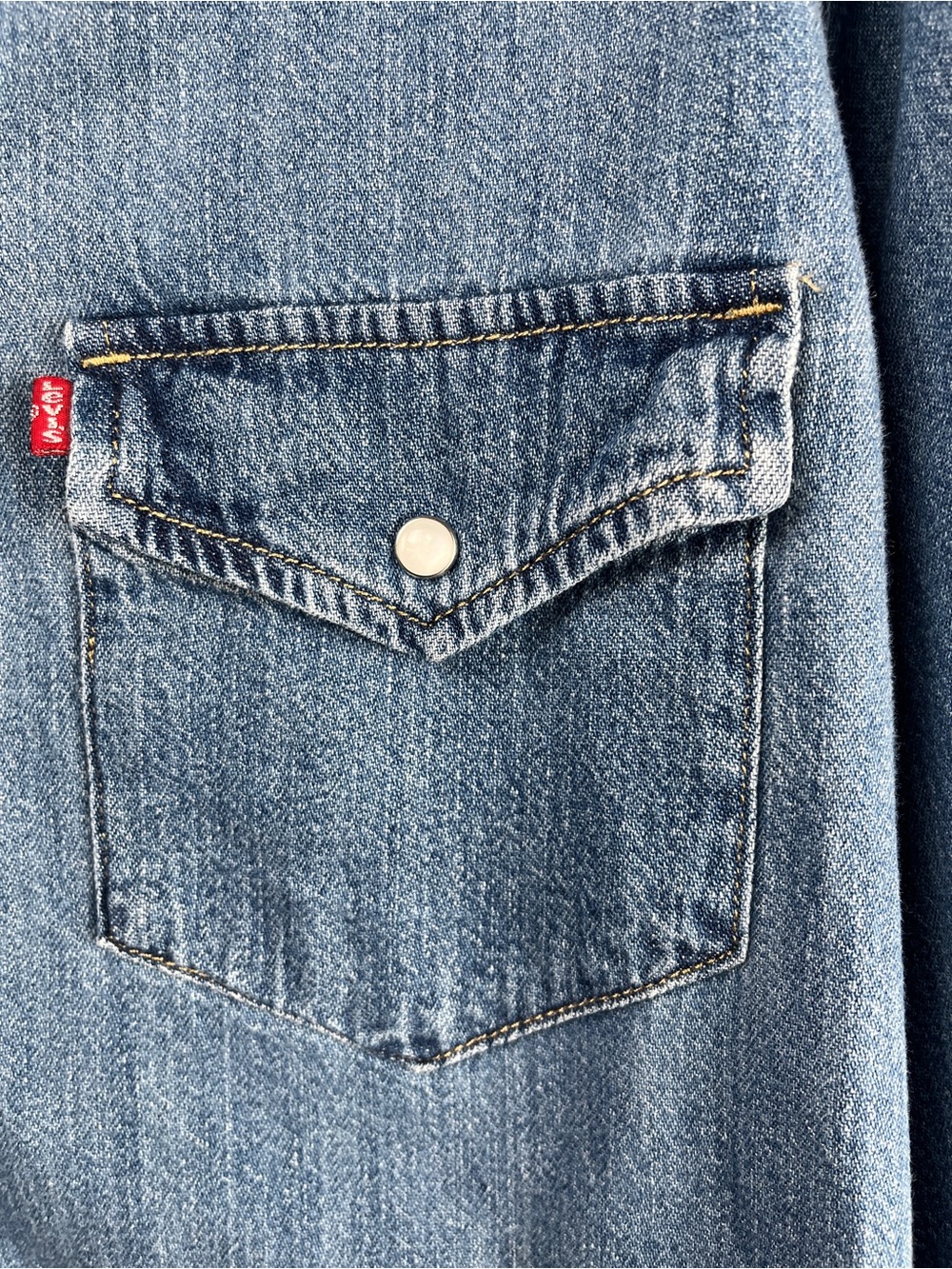 Levi's® Premium ICONIC WESTERN DENIM SHIRT - Picture 12 of 15